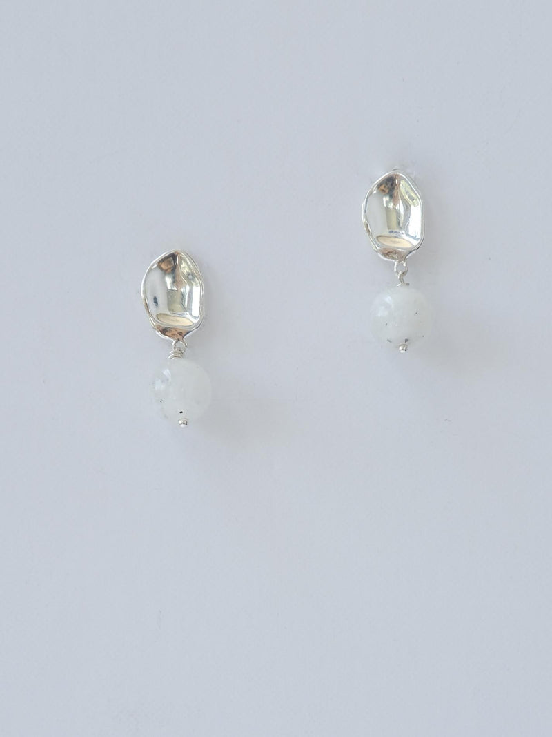 עגילי לונה לבן-eios jewelry
