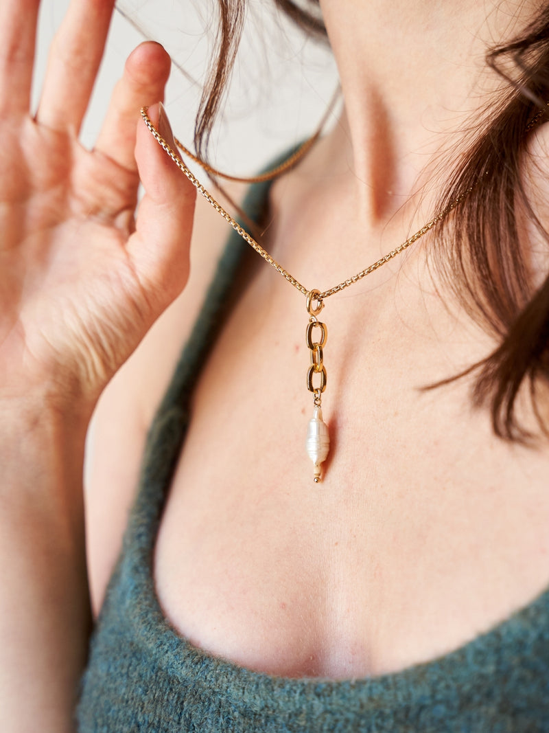 LONG GOLD PEARL PENDANT-eios jewelry